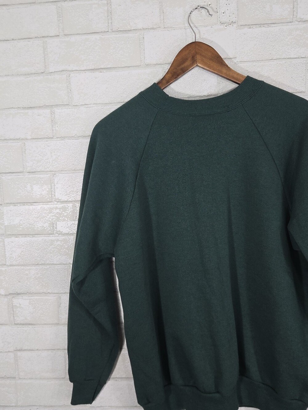 Hanes dark green crew-neck sweatshirt - Picture 14 of 14